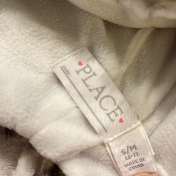 NWOT Children’s Place faux fur leopard hat with attached scarf with pockets - Picture 6 of 8